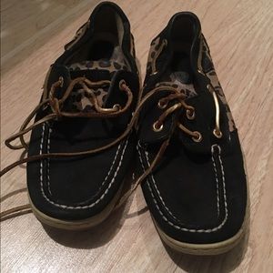 Sperry Sz 8.5  animal print